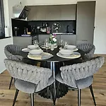 Zentrale 3-zimmer Nahe City-galerie Ζίγκεν